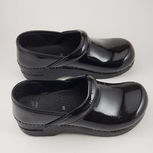 dansko clogs size 34